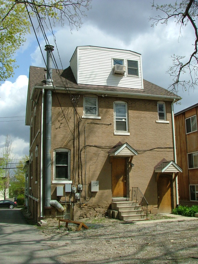 418-426 E Kingsley St in Ann Arbor, MI - Foto de edificio - Building Photo