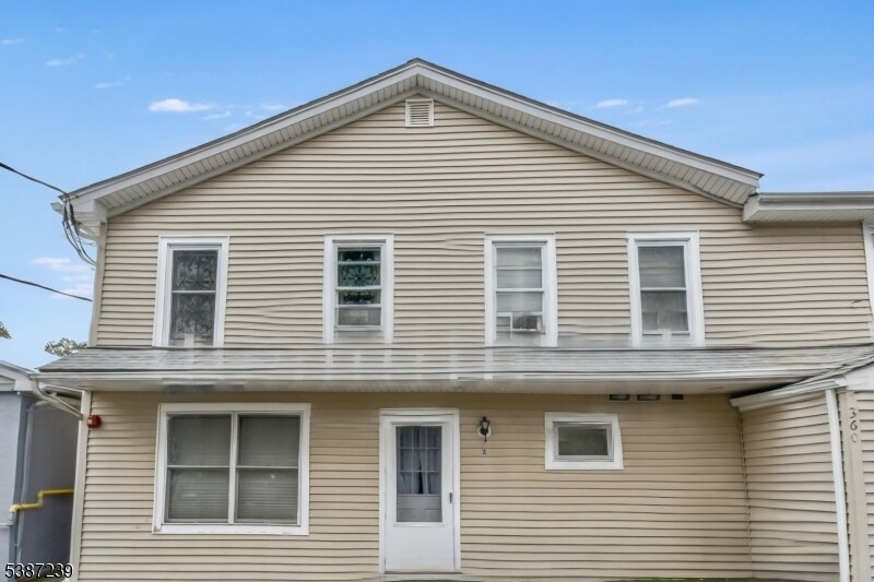 360 Oak Ridge Rd in West Milford, NJ - Building Photo