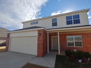 9216 NW 72nd St in Yukon, OK - Building Photo - Building Photo