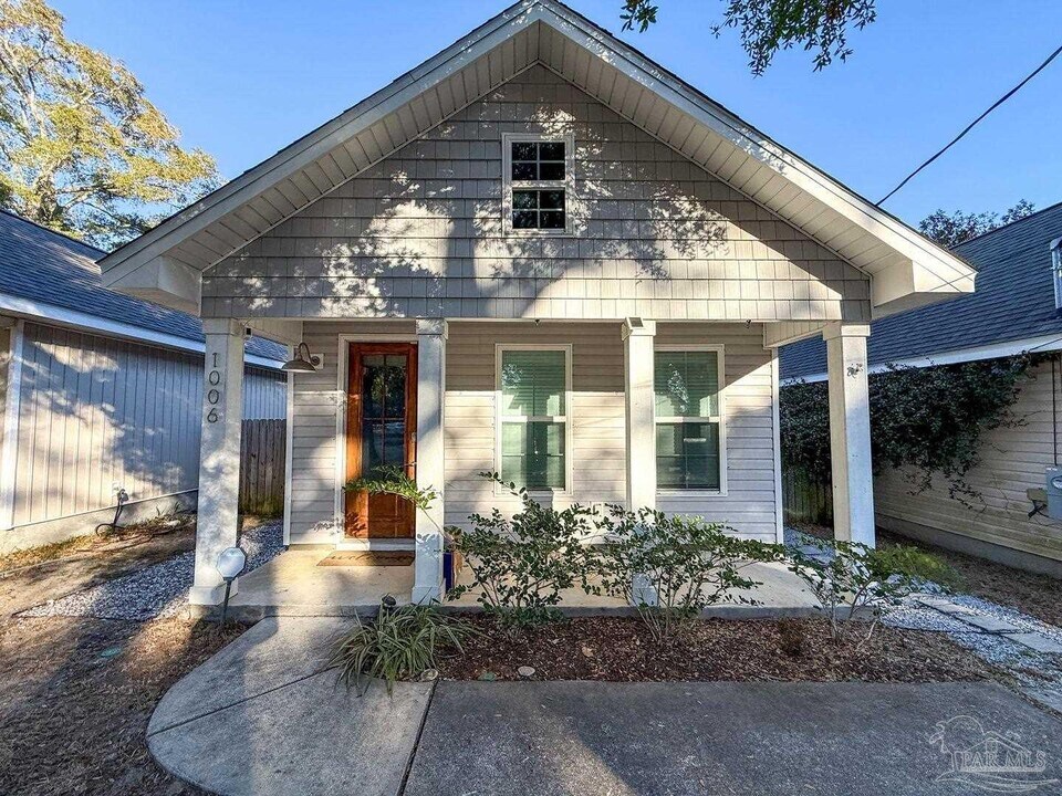 1006 N D St in Pensacola, FL - Building Photo