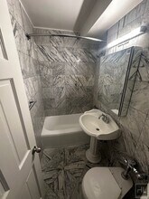 East 79th Street in New York, NY - Foto de edificio - Building Photo