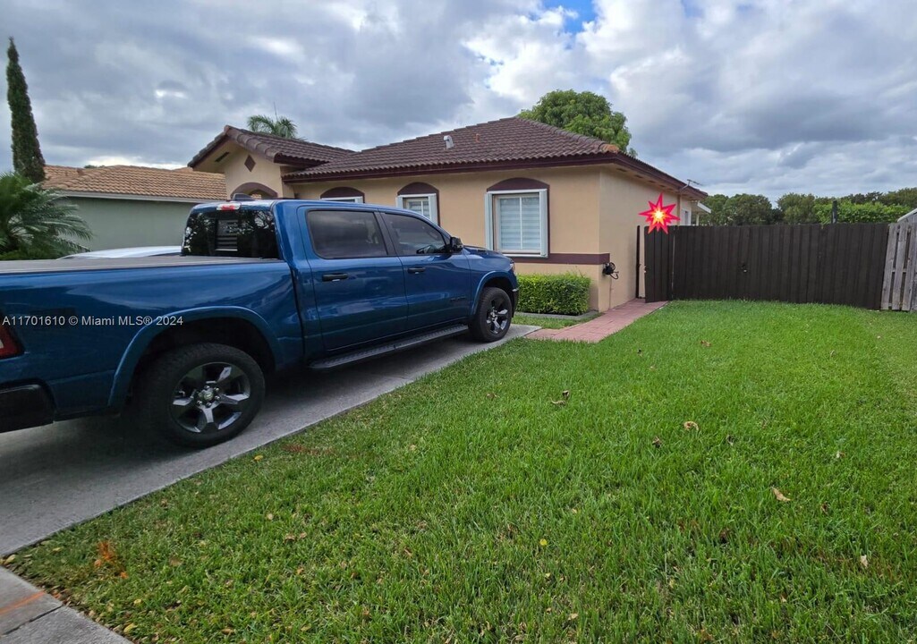 604 SE 12th Ter-Unit -1 in Homestead, FL - Building Photo