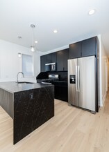 6050 S Eberhart Ave in Chicago, IL - Building Photo - Building Photo
