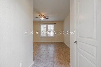 27 S Rio Rapido Dr in Mountain House, CA - Building Photo - Building Photo