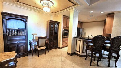 16102 Emerald Estates Dr in Weston, FL - Building Photo - Building Photo
