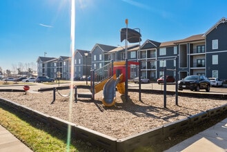 Charlestown Flats in Charlestown, IN - Building Photo - Building Photo