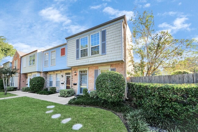 7545 Brompton St in Houston, TX - Building Photo - Building Photo