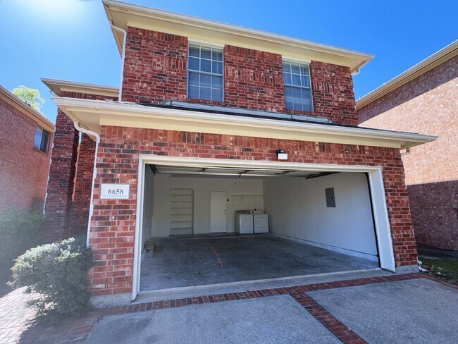 6658 Sharpstown Green Cir in Houston, TX - Foto de edificio - Building Photo
