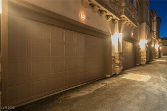10557 Ridge Glow Ave in Las Vegas, NV - Building Photo - Building Photo
