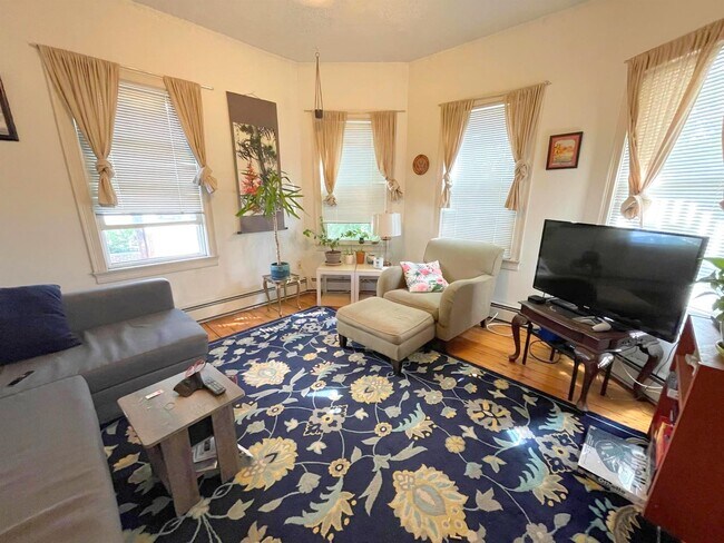 789 Somerville Ave, Unit 789 in Somerville, MA - Building Photo - Building Photo