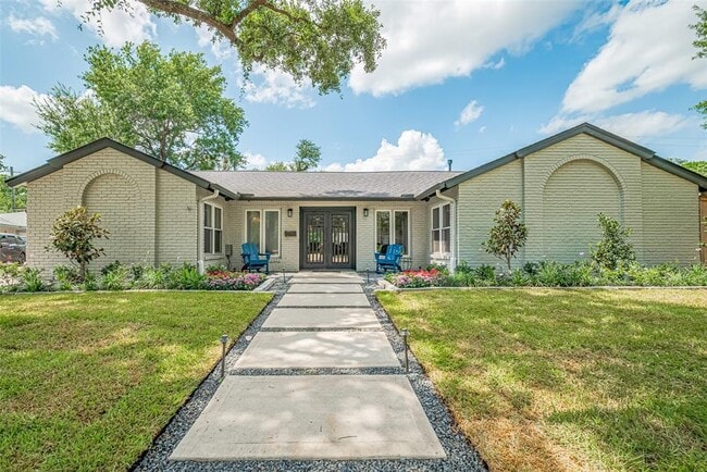 property at 13622 Comely Ln