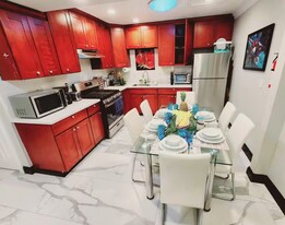 1214 W Cerritos Ave, Unit C in Anaheim, CA - Building Photo