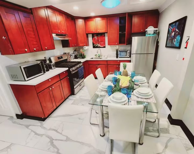 1214 W Cerritos Ave, Unit D