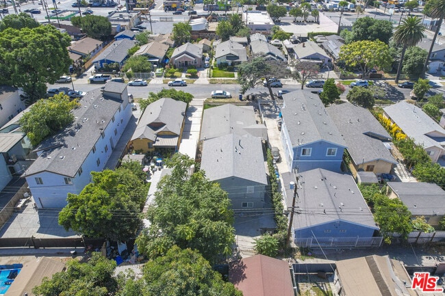 231 E 85th St in Los Angeles, CA - Building Photo - Building Photo