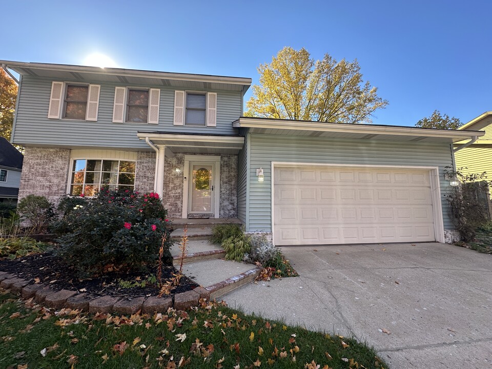 1708 Galway Dr in South Bend, IN - Foto de edificio