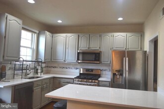 14608 Stream Pond Dr in Centreville, VA - Building Photo - Building Photo