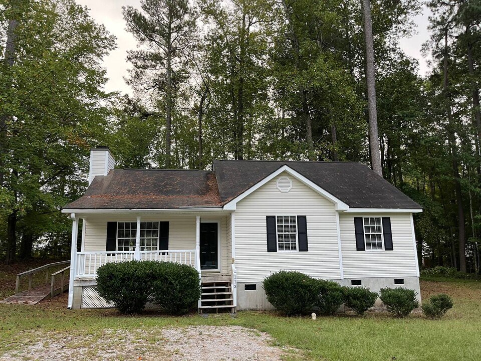 113 Cherrington Ct in Spring Hope, NC - Foto de edificio