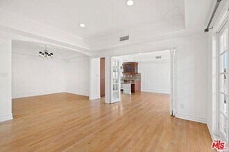 11723 Mayfield Ave, Unit 5 in Los Angeles, CA - Building Photo - Building Photo