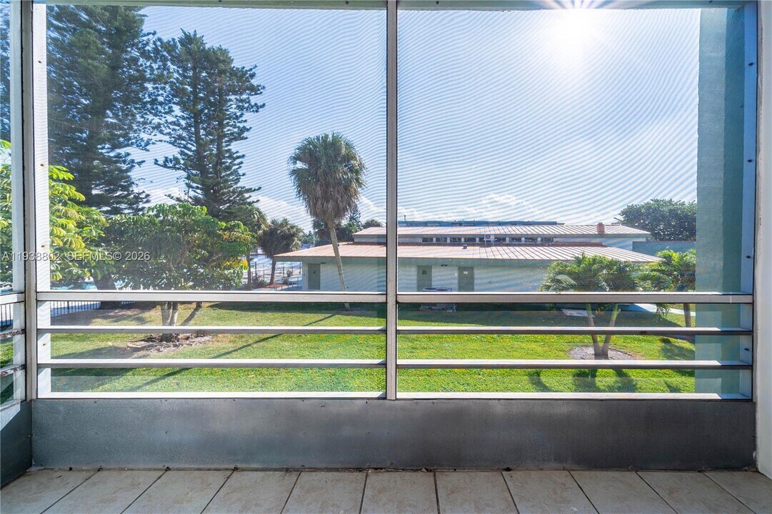 2731 Taft St in Hollywood, FL - Building Photo