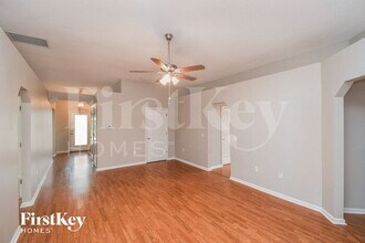 5603 Village Pond Cir in Jacksonville, FL - Building Photo - Building Photo