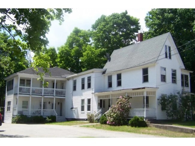 3 Howard St, Unit D in Springvale, ME - Building Photo - Building Photo