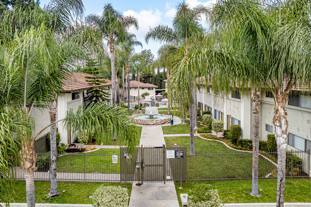 Monterra Springs in La Habra, CA - Building Photo