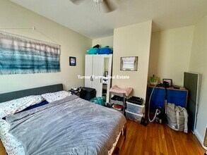 295 Beacon St, Unit 1 in Somerville, MA - Foto de edificio - Building Photo