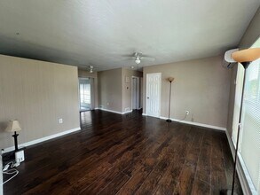2520 Elkcam Blvd in Port Charlotte, FL - Building Photo - Building Photo
