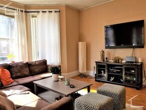 21 Claymoss Rd, Unit 1 in Boston, MA - Foto de edificio - Building Photo