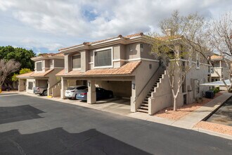 Townhomes at Biltmore in Phoenix, AZ - Building Photo - Building Photo