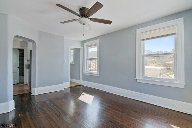 70 Elm Rd in Caldwell, NJ - Building Photo - Building Photo