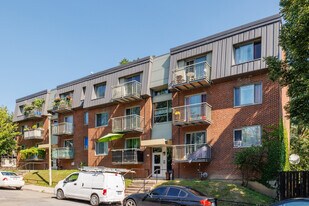 789 Saint-Martin Rue in Montréal, QC - Building Photo