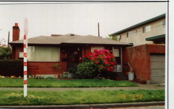 1215 NW 85th St in Seattle, WA - Foto de edificio - Building Photo