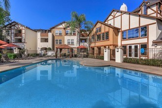 Heritage Park Senior Apartment Homes in Ladera Ranch, CA - Foto de edificio - Building Photo