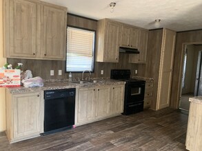 323 Co Rd 4519 in Wolfe City, TX - Building Photo - Building Photo