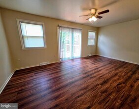 822 Calvert Towne Dr in Prince Frederick, MD - Building Photo - Building Photo