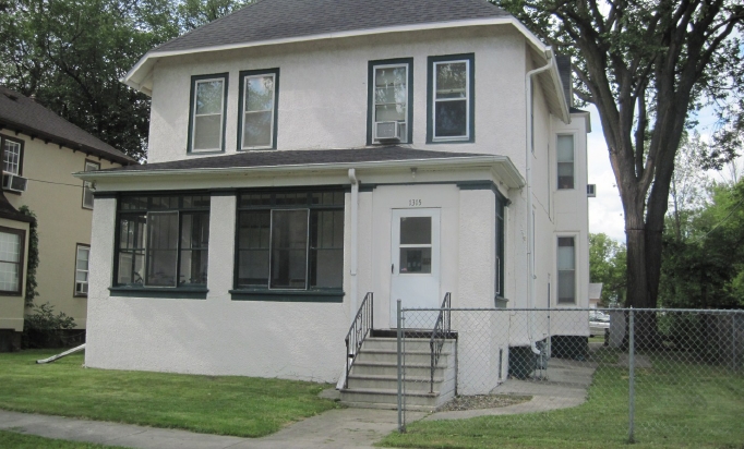 1315 10th Ave N in Fargo, ND - Foto de edificio