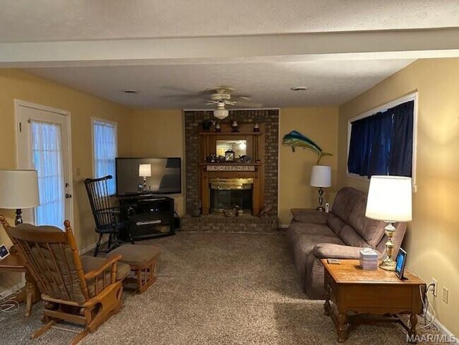 property at 817 Dumont Dr
