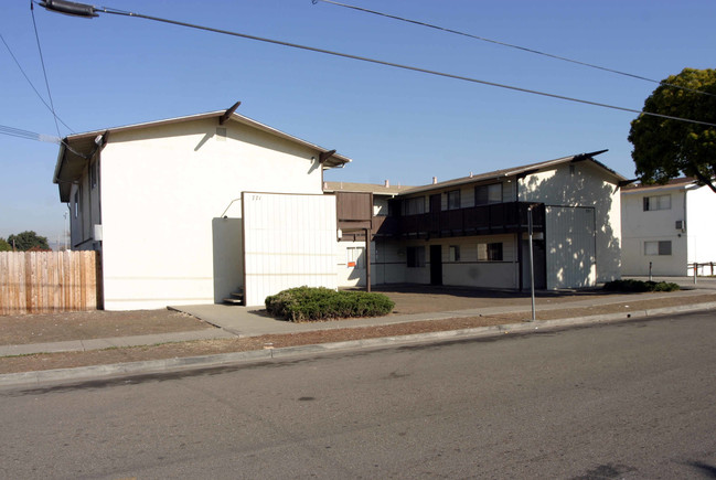 771 Memorial Way in Hayward, CA - Building Photo - Building Photo