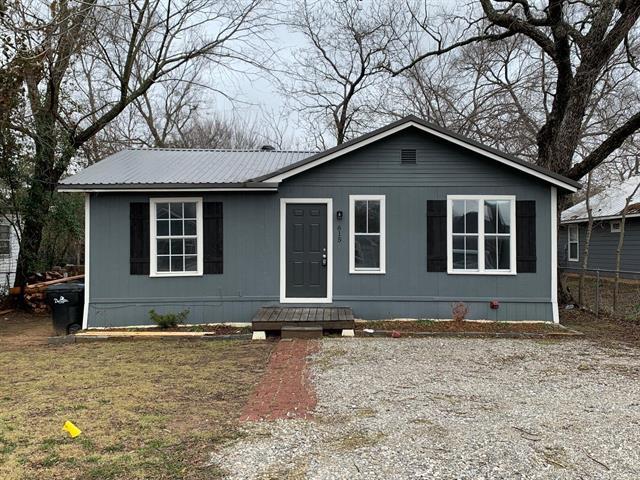 615 W Coffin St in Denison, TX - Building Photo