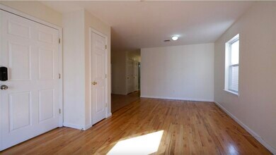212 New York Ave in Jersey City, NJ - Building Photo - Building Photo