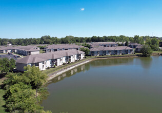 Waterfront Pointe in Indianapolis, IN - Building Photo - Building Photo