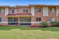 841 NW 91st Terrace in Plantation, FL - Foto de edificio - Building Photo