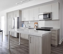 Frontier in Ottawa, ON - Building Photo
