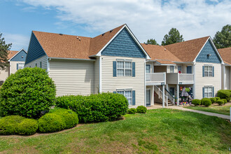 The Pines at Carolina Place in Pineville, NC - Building Photo - Building Photo