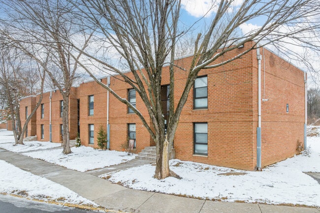 Bristol Gardens Apartments in Bristol, PA - Building Photo - Building Photo