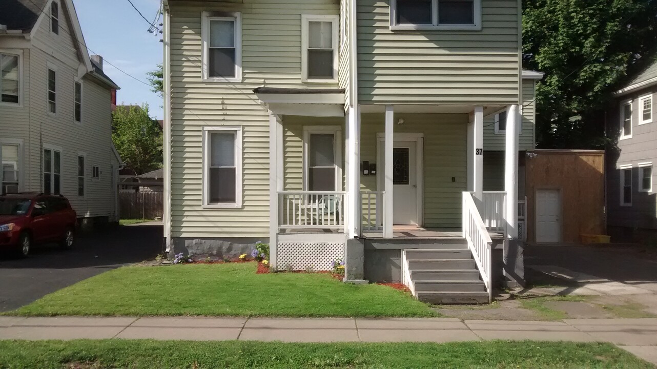 37 North St, Unit 3 in Binghamton, NY - Foto de edificio