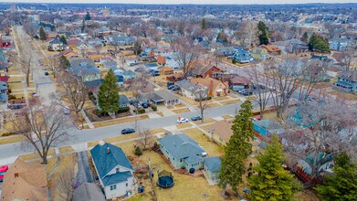 218 Orange St in Elgin, IL - Foto de edificio - Building Photo