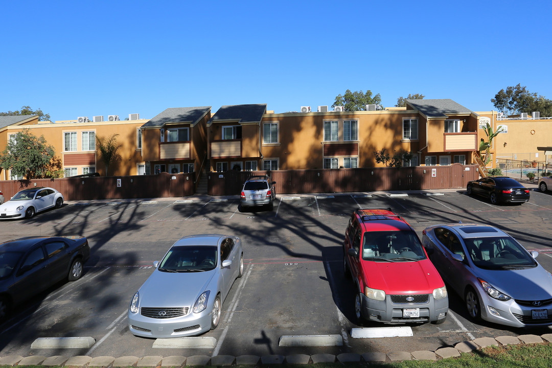 Balboa Ridge Condos in San Diego, CA - Building Photo