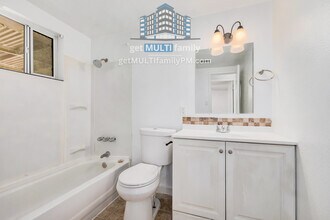 1402 W Mercer Ln in Phoenix, AZ - Building Photo - Building Photo